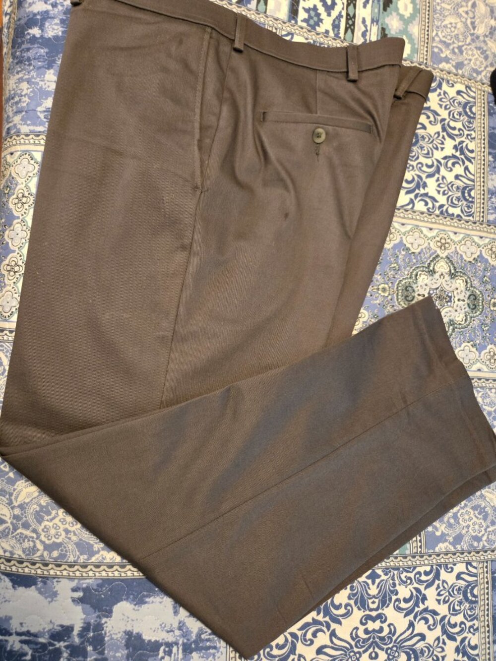 HAGGAR PREMIUM KHAKI IRON FREE MEN'S 40X30 CHARCOAL PANTS
